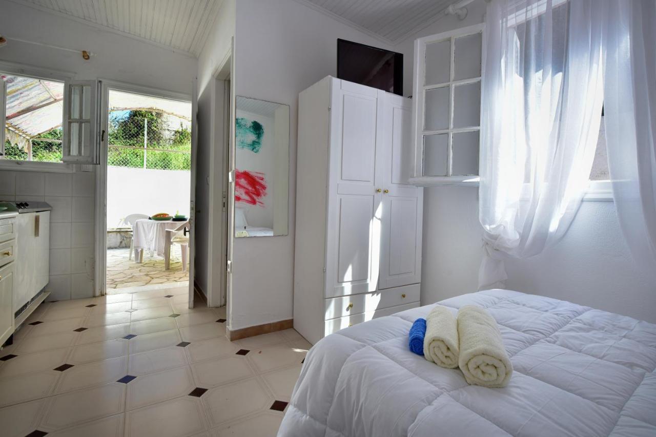 Merlyn Rooms Into The Nature, 100M From The Beach Dafnila Exteriör bild