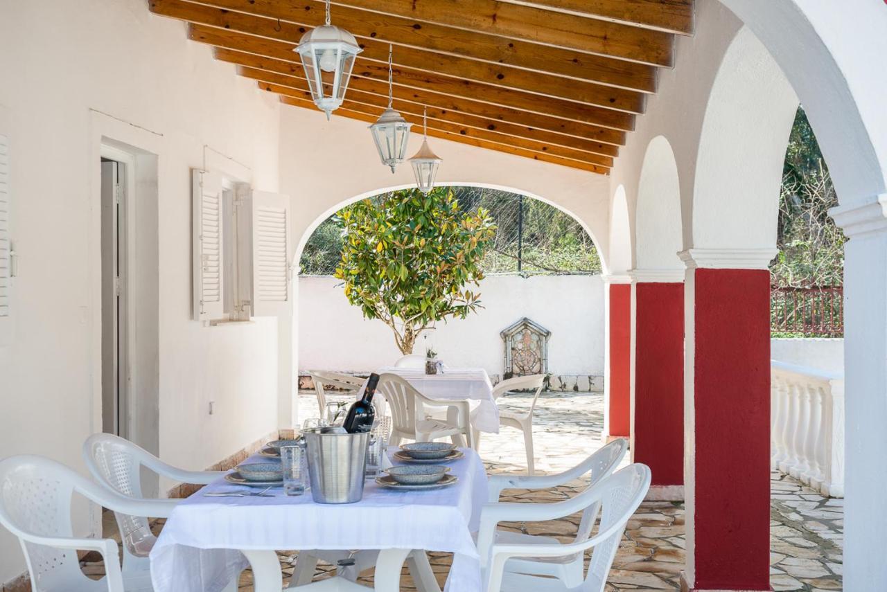 Merlyn Rooms Into The Nature, 100M From The Beach Dafnila Exteriör bild