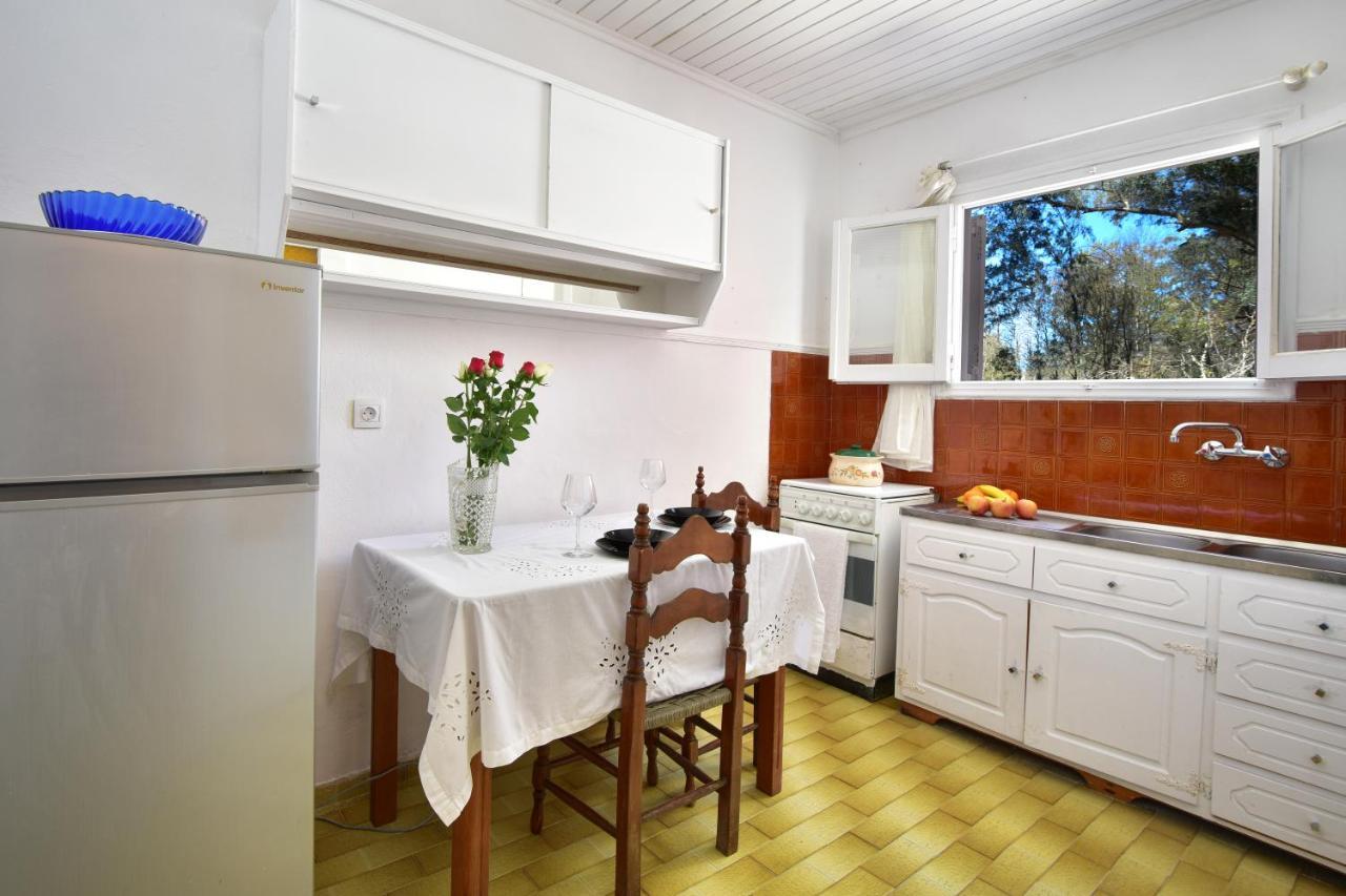 Merlyn Rooms Into The Nature, 100M From The Beach Dafnila Exteriör bild