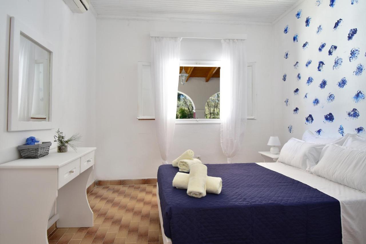 Merlyn Rooms Into The Nature, 100M From The Beach Dafnila Exteriör bild