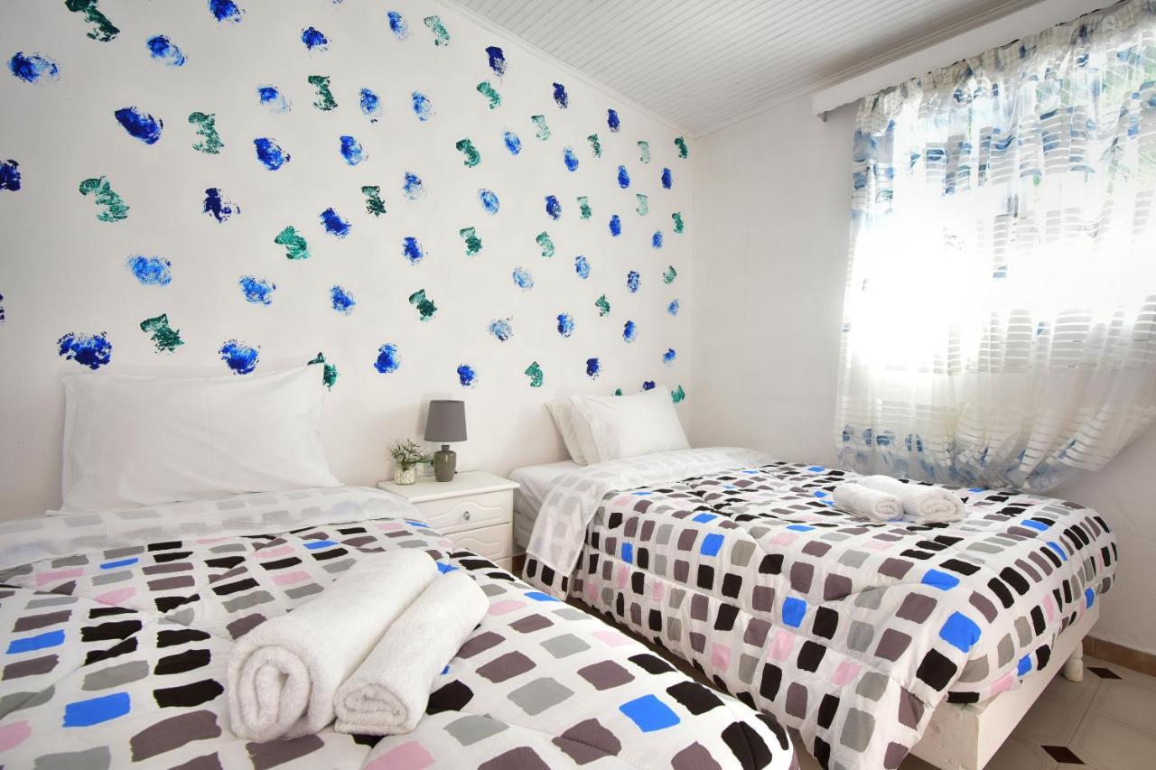 Merlyn Rooms Into The Nature, 100M From The Beach Dafnila Exteriör bild
